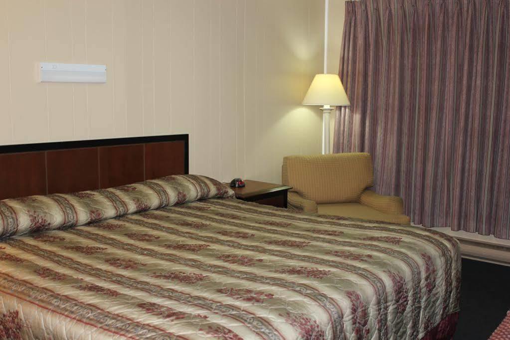 Nights Inn โอเวนซาวด์ ภายนอก รูปภาพ